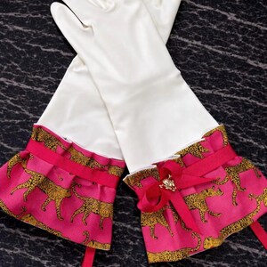 Latex Free Dish Gloves, Reusable Rubber Cleaning Gloves, Pink Leopard Print image 3