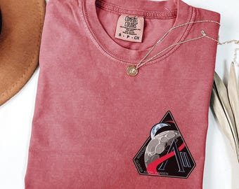 Camiseta Comfort Colors® con el logo de la misión Artemis II, camiseta con parche espacial de Artemis 2, camiseta para fans del programa espacial de la NASA, regalo de astronomía, camiseta de lanzamiento de cohete