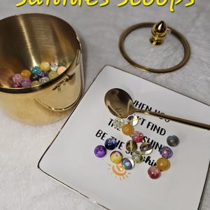 One (1) Sunnies Scoop image 1