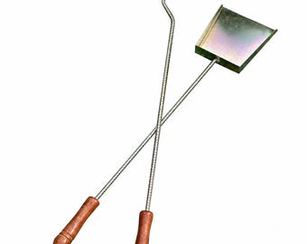 Set di attrezzi per barbecue fatti a mano: attizzatoio e paletta per cenere, utensili per griglia zincati con manici in legno, kit per camino Asado argentino