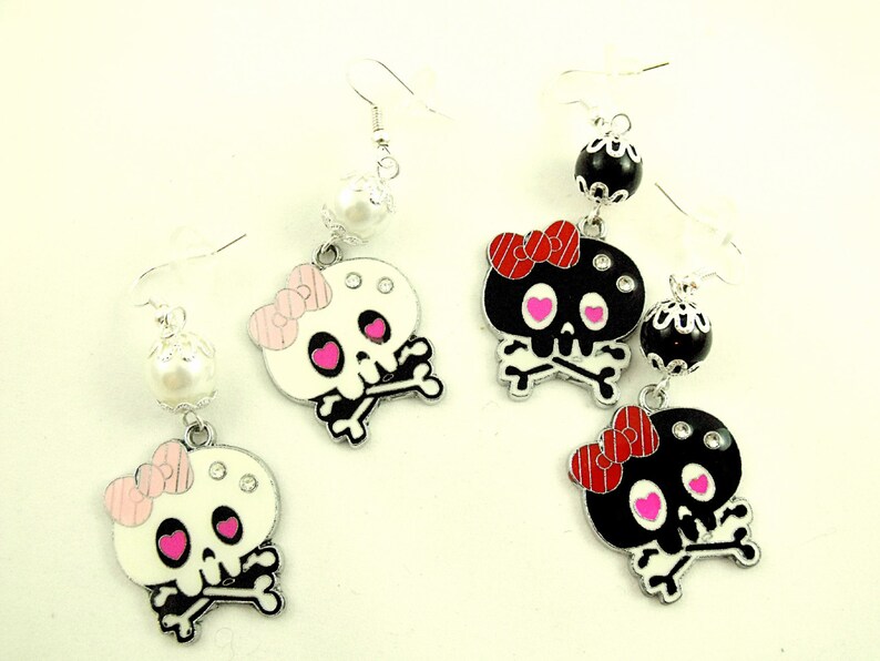 1 Par de Pendientes con Gótico Calavera 10mm Dama