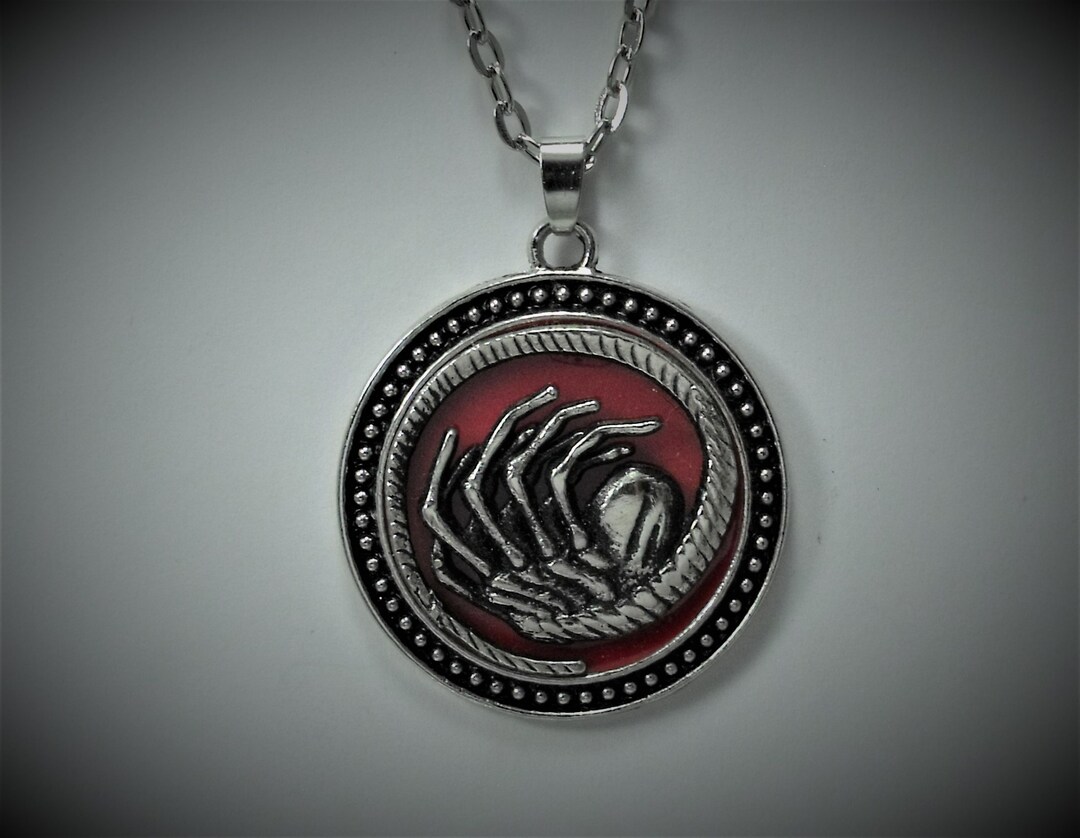 Aliens Facehugger Xenomorph Red Pendant Necklace Men's Women's Gift Handmade Etsy