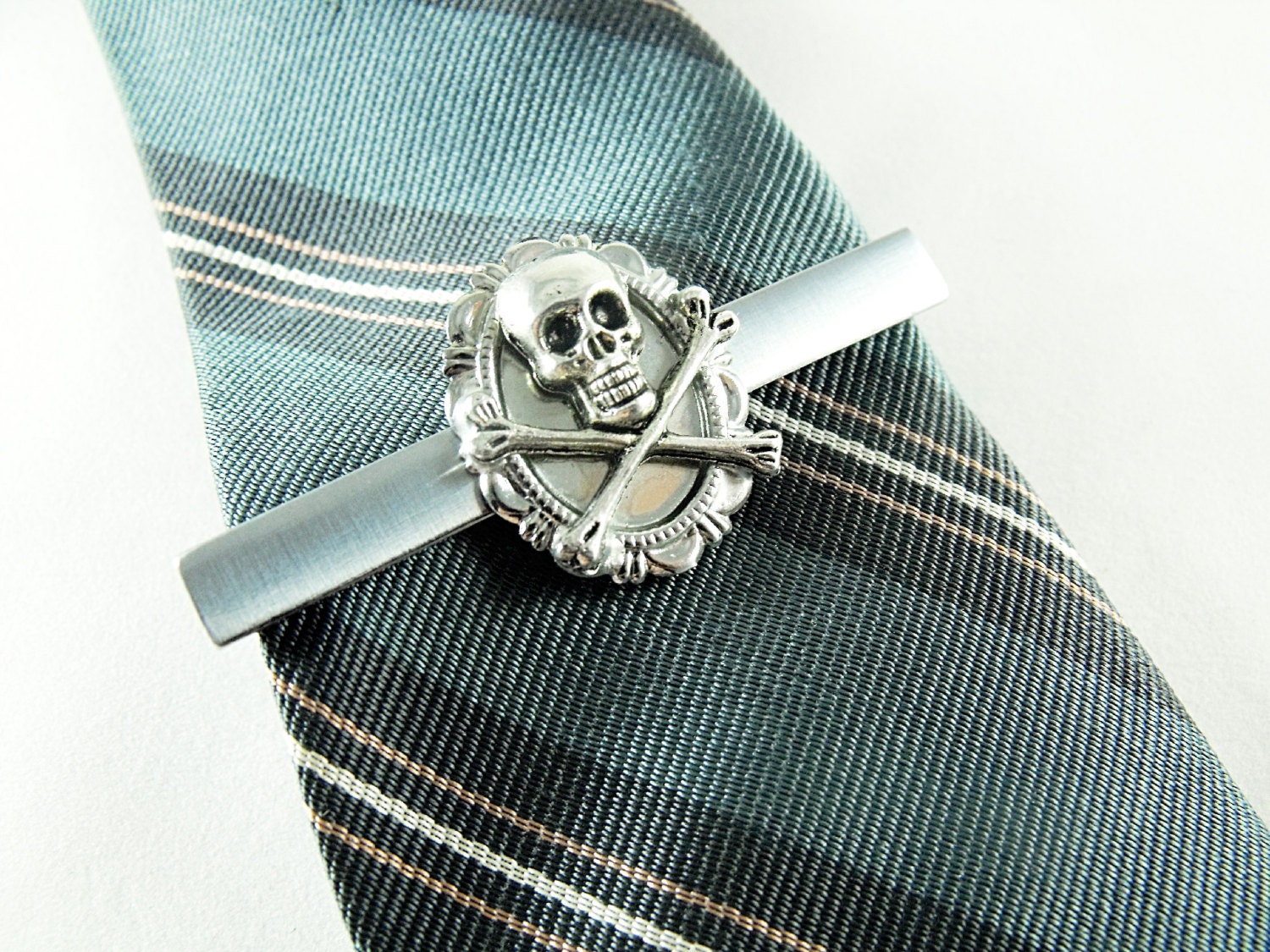 Tie Bar Tie Clip Mens Silver Gothic Skull and Cross Bones 