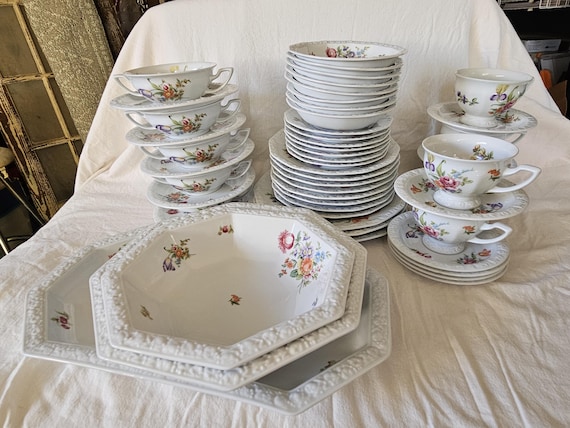 Rosenthal Classic Rose Collection プレート Rosenthal Group Classic Rose Collection 52 Pc. Dinnerware Set