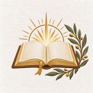 Può includere: Un disegno ricamato di un libro aperto con pagine dorate e copertina marrone, dotato di un segnalibro a nastro dorato. Un raggio di sole dorato si irradia da dietro il libro, con un ramo di foglie d'ulivo verdi e piccole olive dorate.