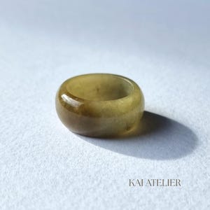 Chunky Bruine-Beige Jade Ring – Natuurlijke Steenring in Aardetinten, Brede 8 mm Band, Minimalistische Statement Sieraad
