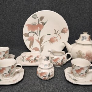 Juego de té vintage Mikasa con estampado de flores de seda, fabricado en Japón.