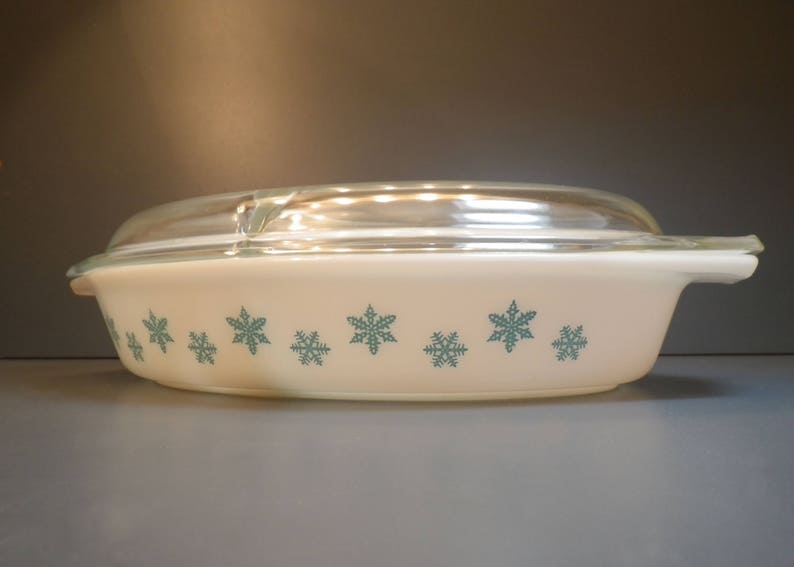 PYREX Snowflake Blue Casserole Divided Dish Lid Glass Ovenware 1-12 Quart