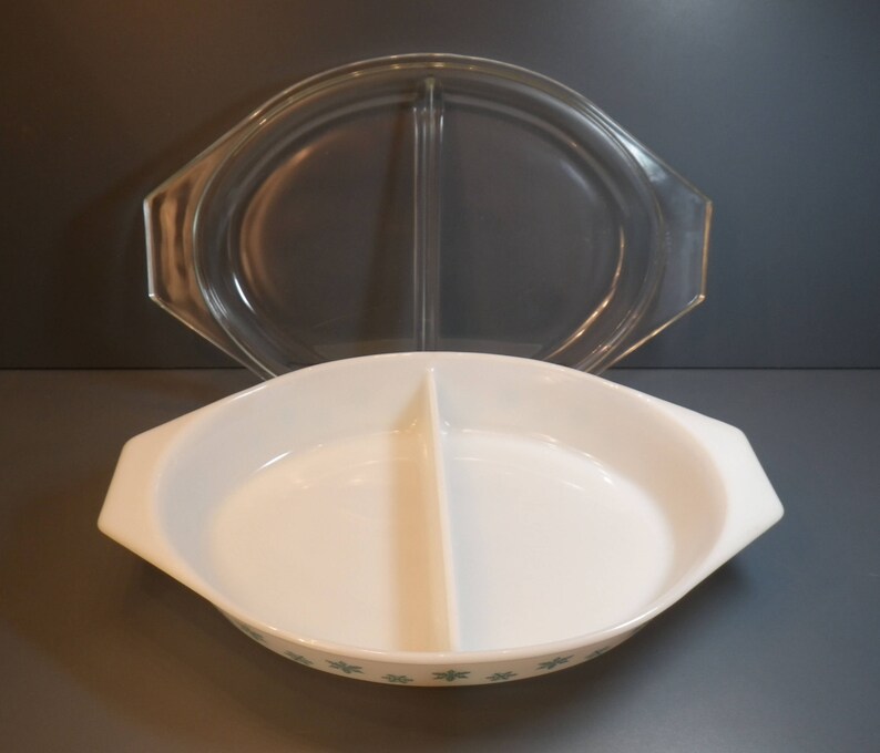 PYREX Snowflake Blue Casserole Divided Dish Lid Glass Ovenware 1-12 Quart