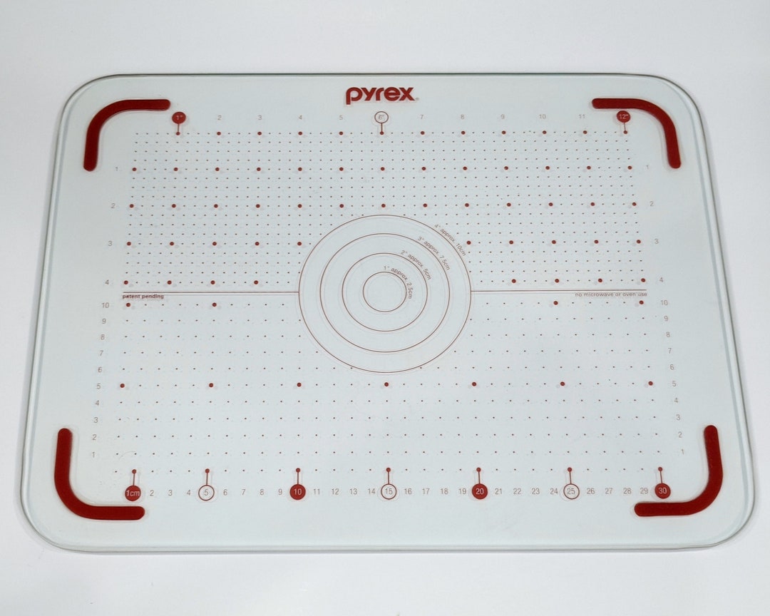PYREX® Glass Cutting Board Clear Glass Red Mark Measurements Metric Standard Nonskid Feet