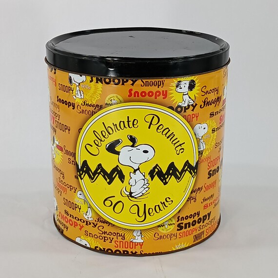 Tin Peanuts® Snoopy™ 