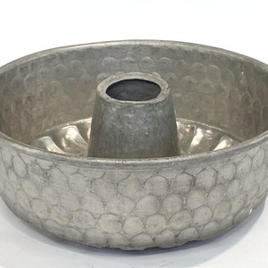 Bundt Pan Antique Bake Pan Bundt Pound Cake Fruit Cake Panetonne Vintage Textured Aluminum Bakeware Form Mold