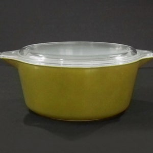 PYREX &quot;Verde&quot; Covered Casserole Round Olive Green Dish Glass Lid Large 2 1/2 Qt Glass Bakeware Ovenware
