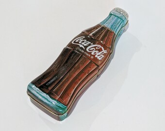 Tin: Coca-Cola® Coke Bottle Shape–Actual Size–Metal Container Lid–Vintage ©1996