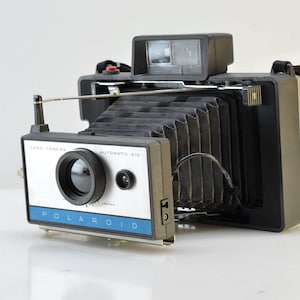 Vintage Polaroid 210 Land Camera Instant Film Classic, Very Clean, Superb Cosmetics, Mid Century Modern, Danish Modern, Accent Display