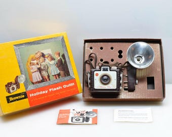 RARE 1956 Kodak Holiday Flash Outfit in Original Box with Camera, Flash and Instructions, Kodak Keepsake Moments Past, Present and To Come!