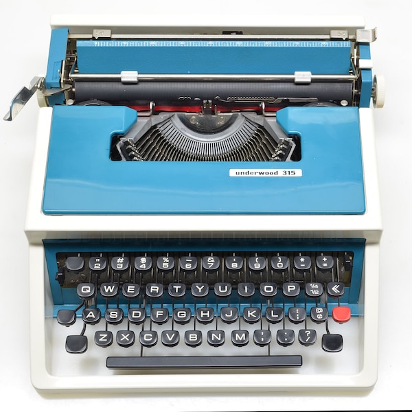 1974 Olivetti-Underwood 315 Mod Typewriter in Blue-White, Restored and Professionally Serviced, New Ribbon, Mid Century, with Case