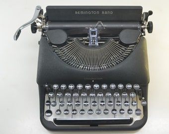 Vintage 1947 Remington De Luxe Model 5 Manual Typewriter Professionally Serviced, Exceptionally Clean, Curvy and Elegant!