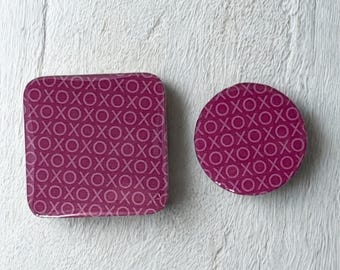 Valentine Magnets: X's & O's, Metal and Mylar (Set)