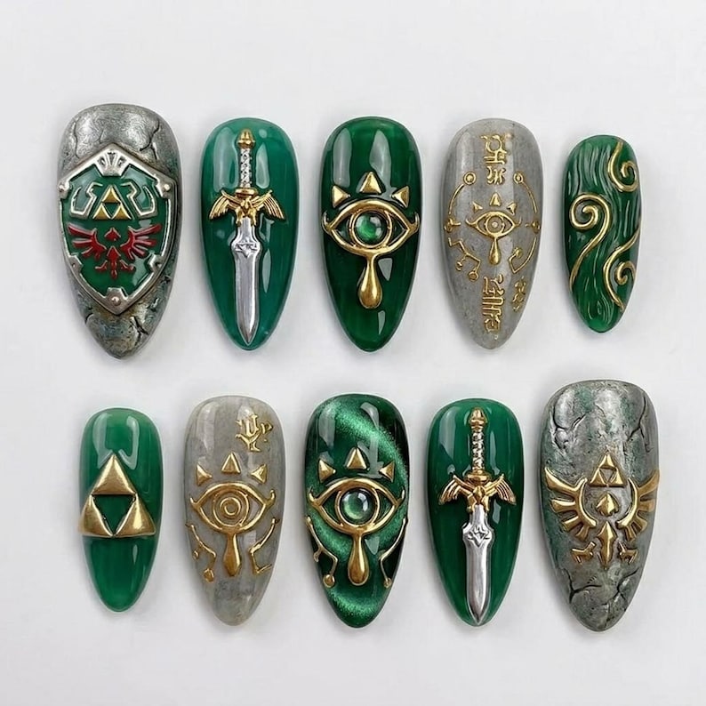 Uñas postizas hechas a mano inspiradas en la espada de Zelda / Arte de lujo en 3D de reliquias fantásticas y símbolos antiguos / Set de uñas personalizadas de aventura en verde esmeralda imagen 1