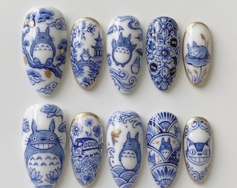 Ongles à presser en porcelaine bleue | Création artistique en céramique peinte à la main Totoro | Lot de clous de style asiatique de Delft
