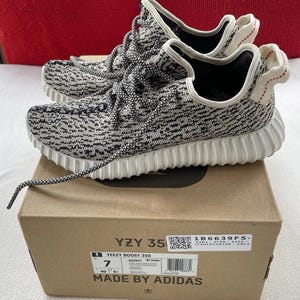 fake grey yeezys