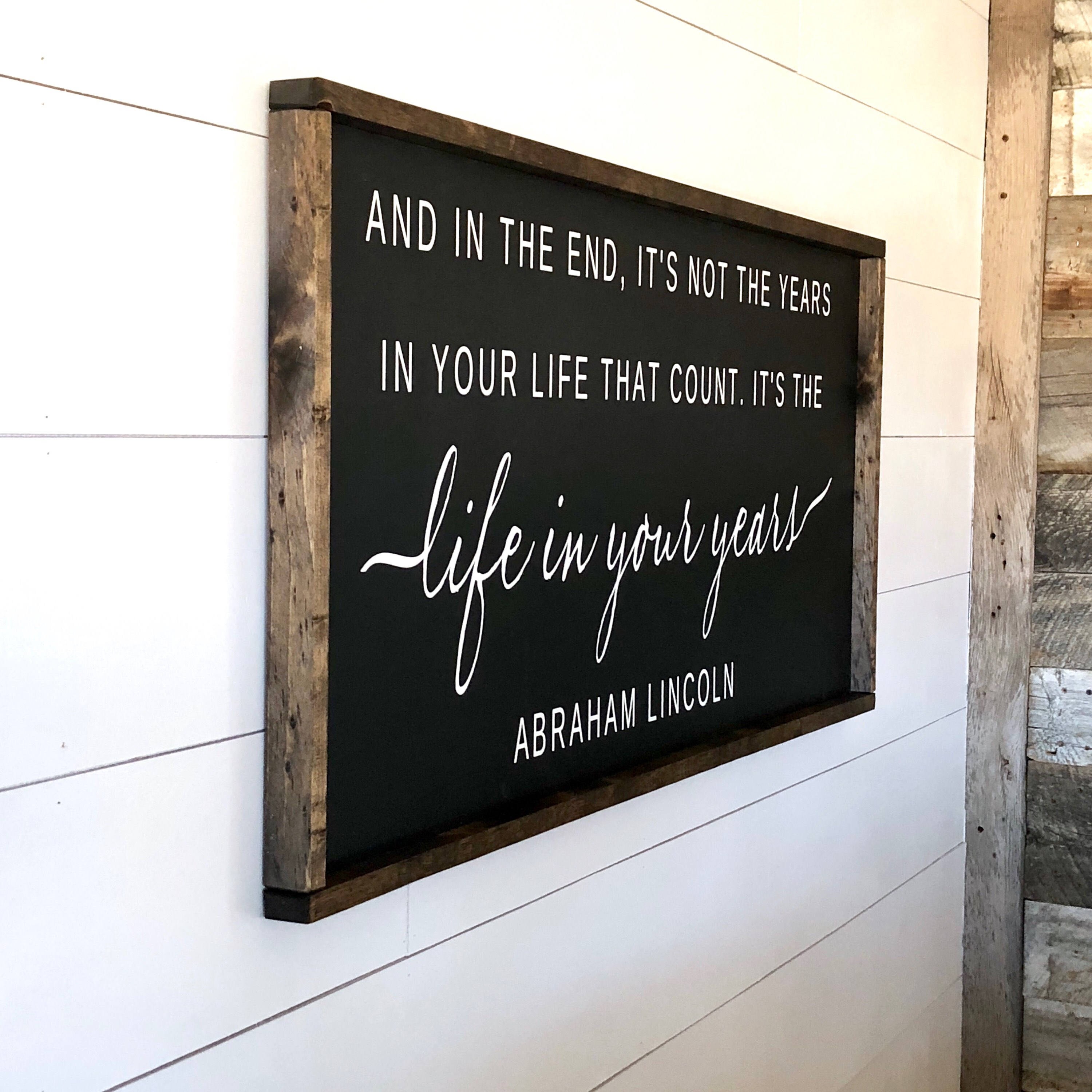 Signo de madera grande y al final no son los años en su vida | Etsy
