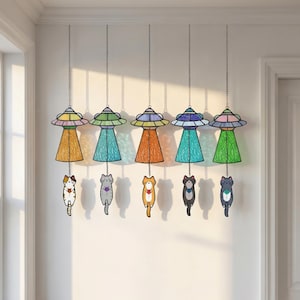 Acchiappasole UFO a forma di gatto in vetro colorato personalizzato – Decorazione da appendere alla finestra fatta a mano con rapimento alieno – Regalo personalizzato con gatto e astronave per gli amanti dei gatti