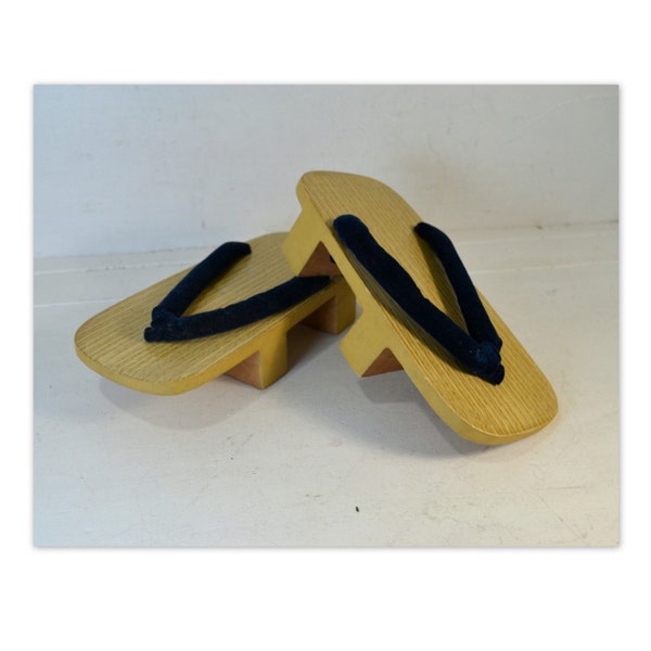 Vintage Japanese Geisha Geta Shoes / Sandals // Blue Velvet & Wood Cosplay Costume Shoes