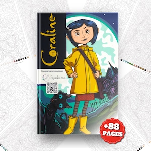 Könnte beinhalten: Ein Malen-nach-Zahlen-Buch zu Coraline mit einer Figur im gelben Regenmantel und Stiefeln sowie einer schwarzen Katze. Das Cover zeigt den Titel Coraline, einen QR-Code und den Text Esparko.com. Ein rotes Abzeichen zeigt 88 Seiten an.