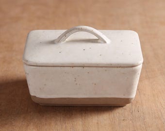Vintage Ceramic Butter Dish with Lid | Rustic Kitchen Butter Storage Box | Farmhouse Tableware