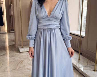Elegant Satin Maxi Gown – Deep V, Cinched Waist, Long Sleeve Formal Dress