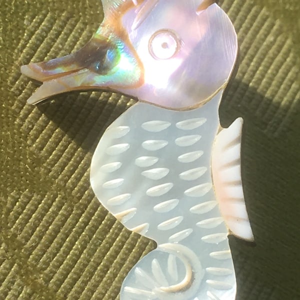 FRENCH 1950s Small SEAHORSE BROOCH~Mother of Pearl Abalone & Seashell~Made in Tahiti~Unused Vintage~1 x 0.5~The Tiniest Most Adorable Brooch