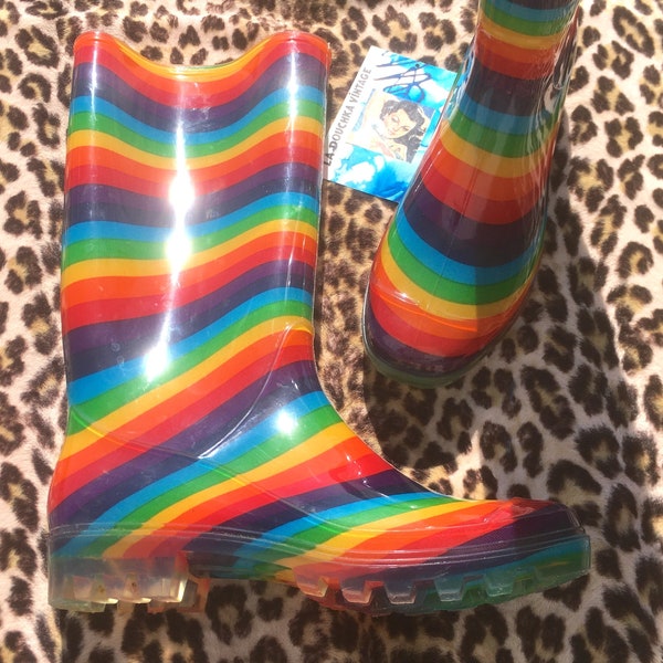 French 1960s Women RAINBOW RAIN BOOTS ~ Colourful Stripes ~ Fun / Groovy / Psychedelic / Festival ~Made in France~ New : Unworn Vintage~ 8.5