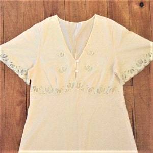 French 1960s Women Vintage Fitted Nightgown Nightdress Slip Dress - Super Sexy Cream Fabric & White Lace - Made in France - New - M