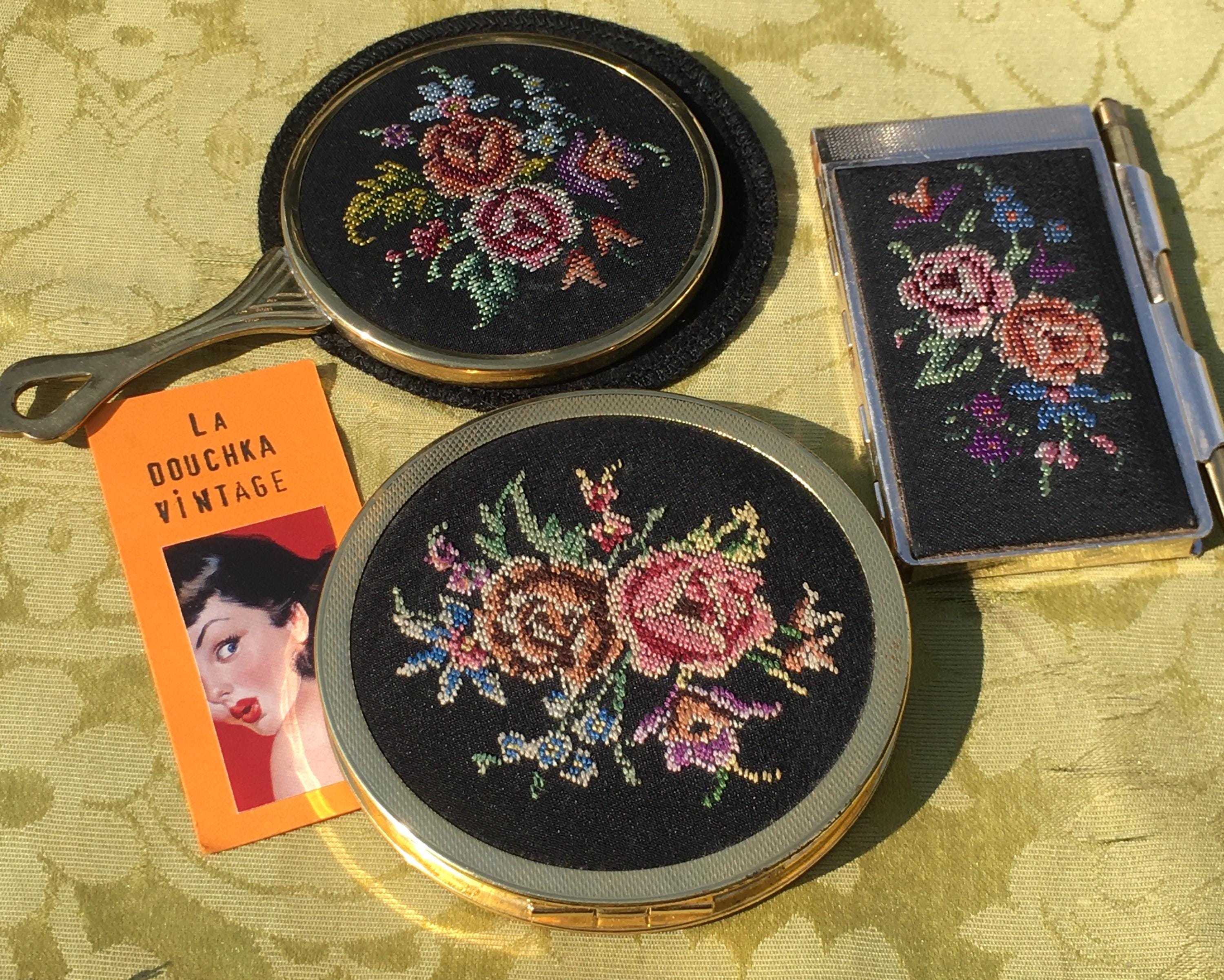 1950s COMPACT / MIRROR / NOTEBOOK 3 Pieces Set ~ Gold Metal 1950s COMPACT / MIRROR / NOTEBOOK 3 Pieces Set ~ Gold Metal