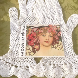 French Art Nouveau 1900s Women CROCHET GLOVES~ Bridal White Open Work Cotton ~ Scalloped Trims ~ Made in France ~ New Old Stock : Unworn ~ S