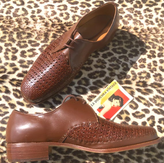 French 1950s Men SUMMER DRESS SHOES ~ Hand-Woven Brown Leather ~ Hand Tooled ~ Made in France ~ New & Box : Unworn Vintage ~ 9 / 43