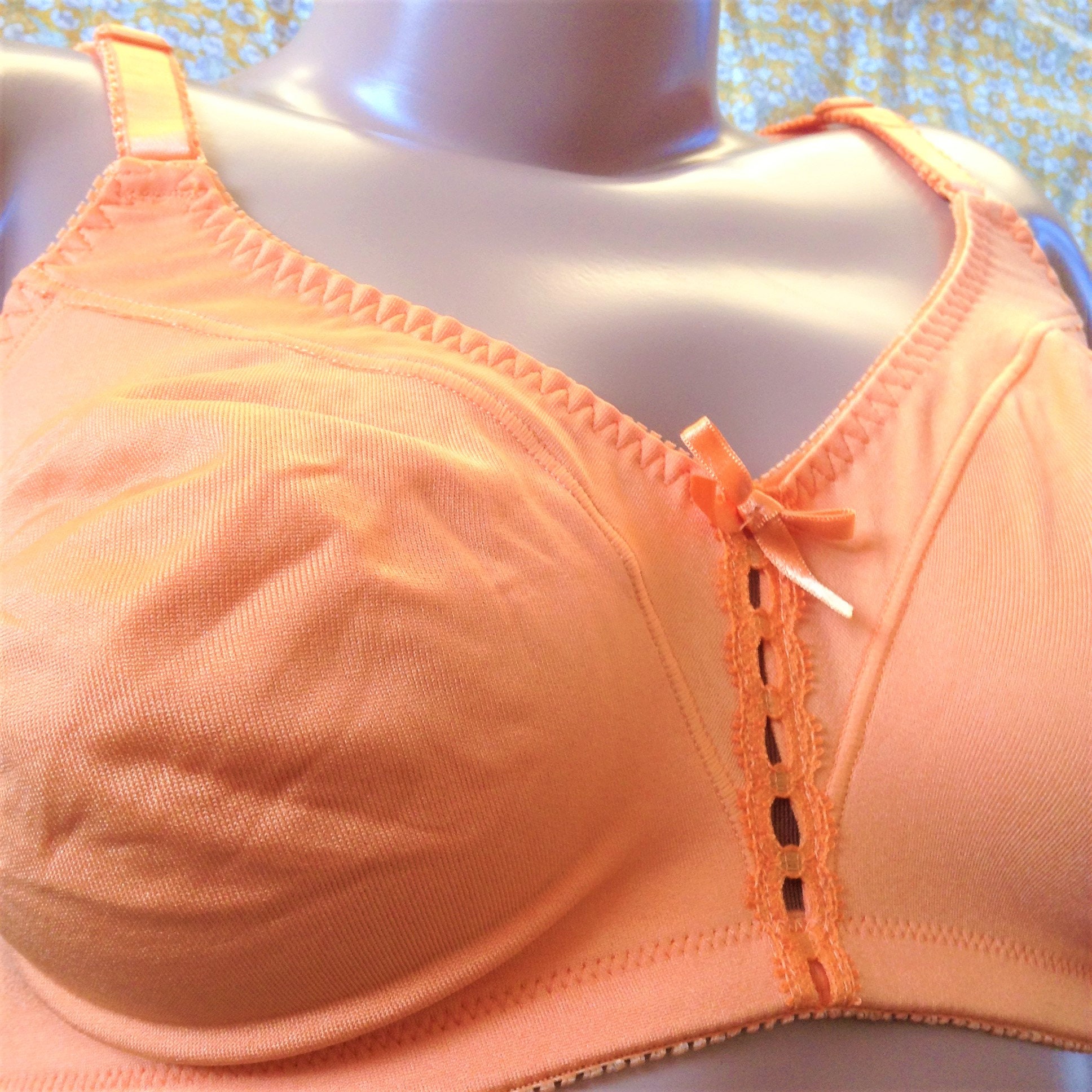 French 1960s Women Vintage Full Undergarment Wireless Bra - Lovely Tangerine Orange Colour & Ultra Comfort - Unused/New -US 38C / FR 100C