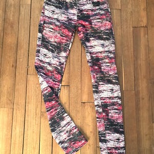 French Designer The Kooples Women Skinny Slim Pants - Black & Red Bold Design with Logo - Rock'n Roll Spirit - Rare Print - Mint -XS/S -W:26 image 2