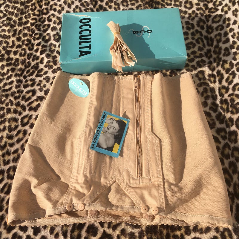 Nude Women With Hourglass Figure - Etsy