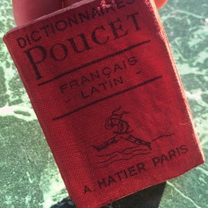 FRENCH Poucet 1940s MINIATURE DICTIONARY & Box ~ French / Latin ~ Travel / Pocket Size ~ Dated 1941 ~ Printed in Belgium ~ 2 x 1.5&quot; ~ Rare