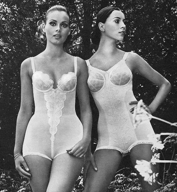 French 1970s Women Vintage Full Figure Sexy Bodys… - image 7