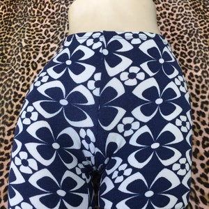French 1960s Women LONG SWIMWEAR SHORT ~ Flower Power Mod Floral Print ~ Surf / Beach / Pool ~ Made in France ~ New : Unworn Vintage ~ S/M