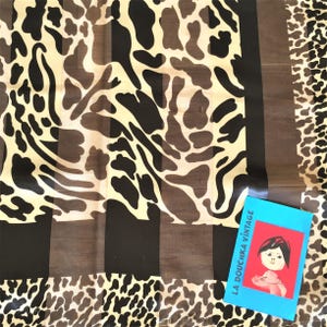 French 1990s Women Vintage Oversized Long Stole Scarf - Eye Catcher Leopard Animal Print - Timeless Style - New - 39 x 38