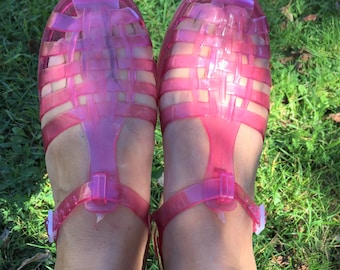 Authentic 1980s  Women Meduses Water Beach Jelly Sandals - Clear Hot Pink Plastic - Made in Italy - New - US : 6.5  - FR 37