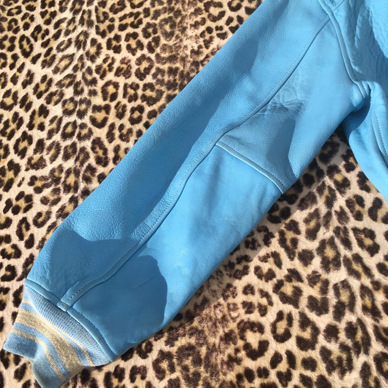 AVIREX 1980s Women JACKET & Patches ~ Iconic Bomber Style ~ Baby Blue Leather ~ Made in USA ~ Rare Vintage ~ S image 5