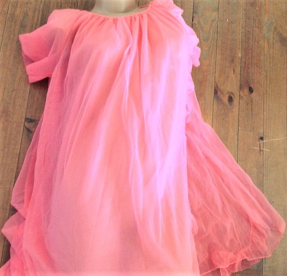Rare 1960s Vintage Woman Babydoll Pink Open Peign… - image 1