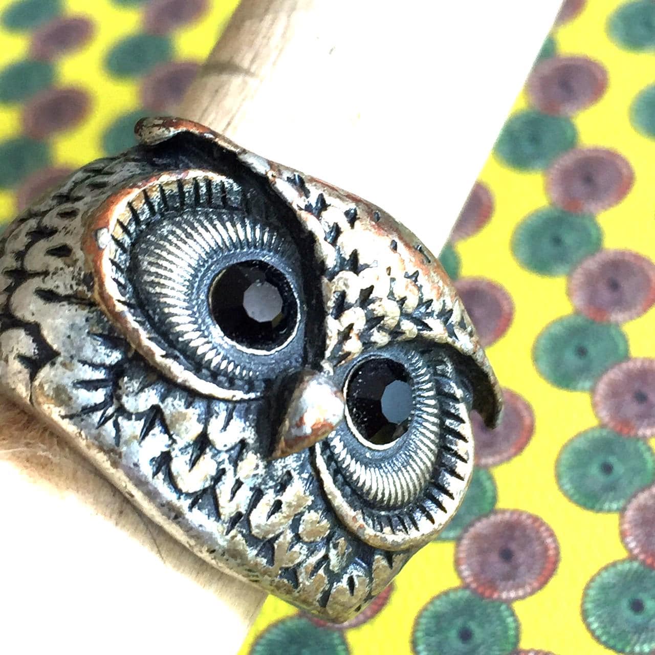 Vintage Unisex Men Women Silver Metal Oversized Ring - In relief Owl Design & In relief Feathers
