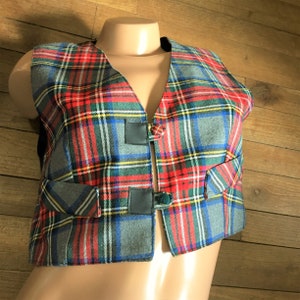 Francés 1980s Mujeres Bolero Vintage Crop chaleco chaleco y botones cubiertos - Timeless Red Tartan Plaid - Made in France - Nuevo - M
